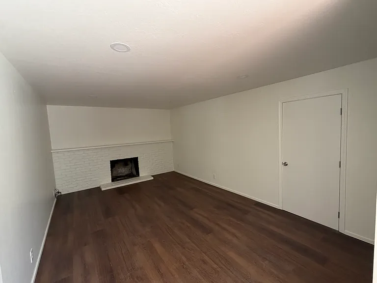 second living room areA