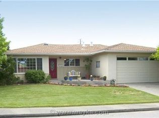 136 Elena Cir, San Rafael, CA 94903