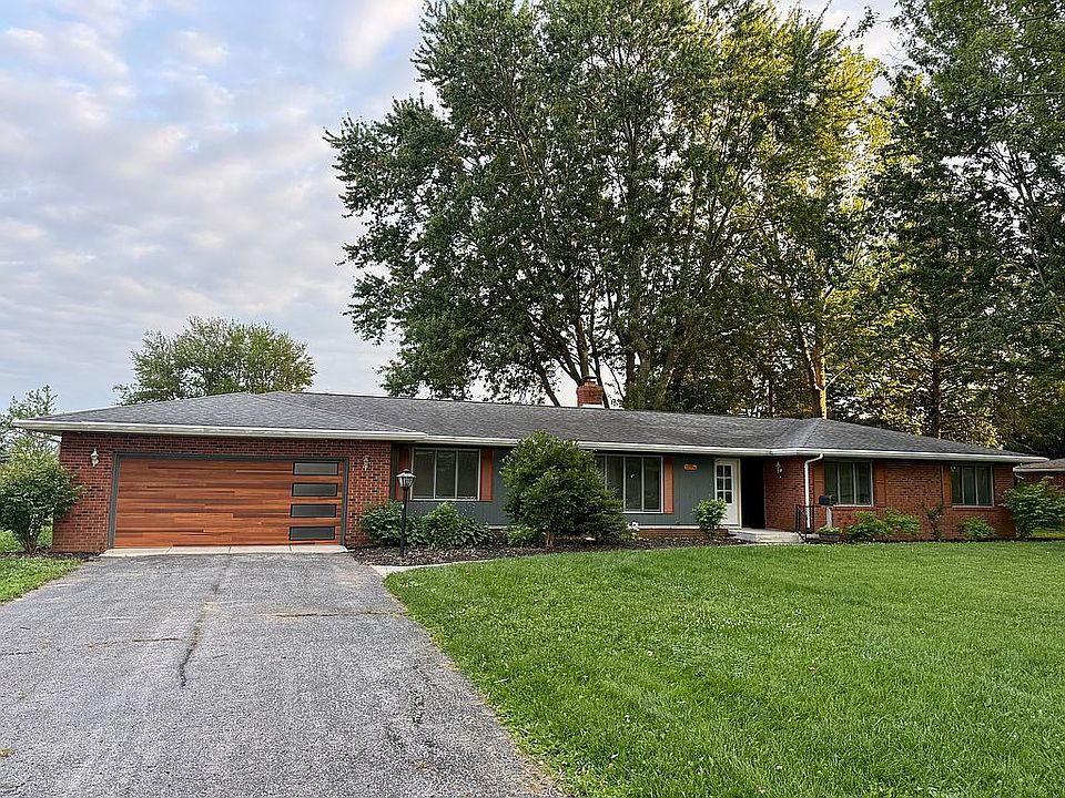 1st image of 411 Eastlawn Dr