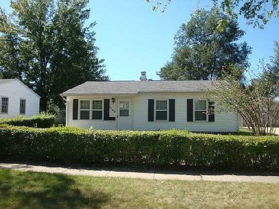 1140 June Ln photo 1