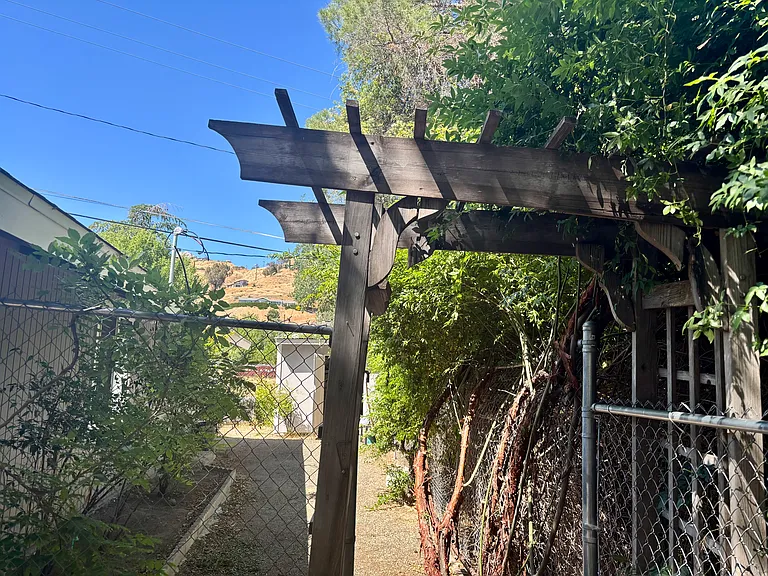 212 Woodland Dr — Photo 31
