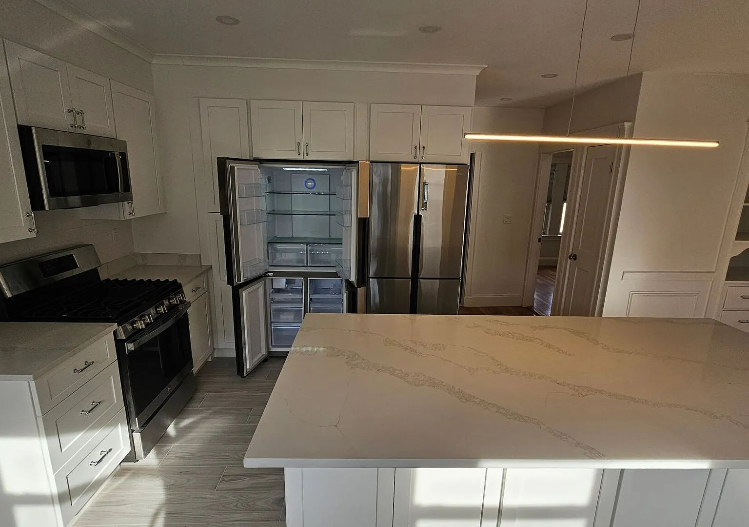 State of The Art Luxury Apt w 2.5 bathrooms for Boston College Students! Get a $2500 Rebate Upon ... — Photo 1