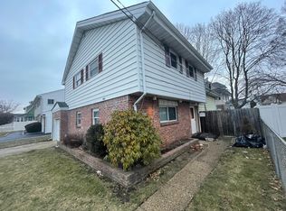 443 Madison St, Westbury, NY 11590