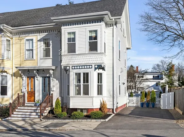 25 Otis Pl, Newburyport, MA 01950