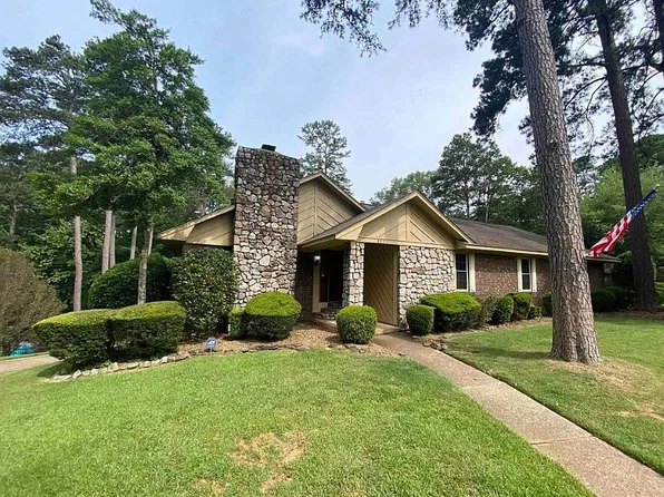 831 N Park Dr, Arkadelphia, AR 71923