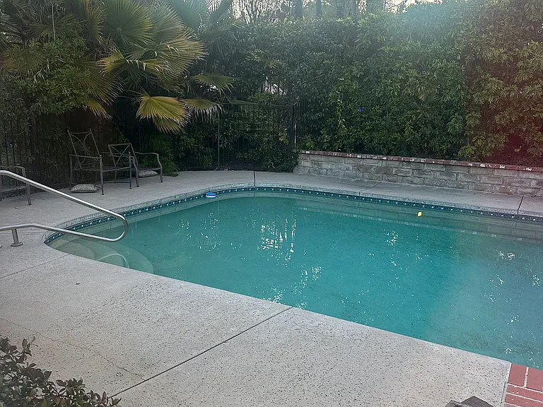 El Monte Dr — Photo 18