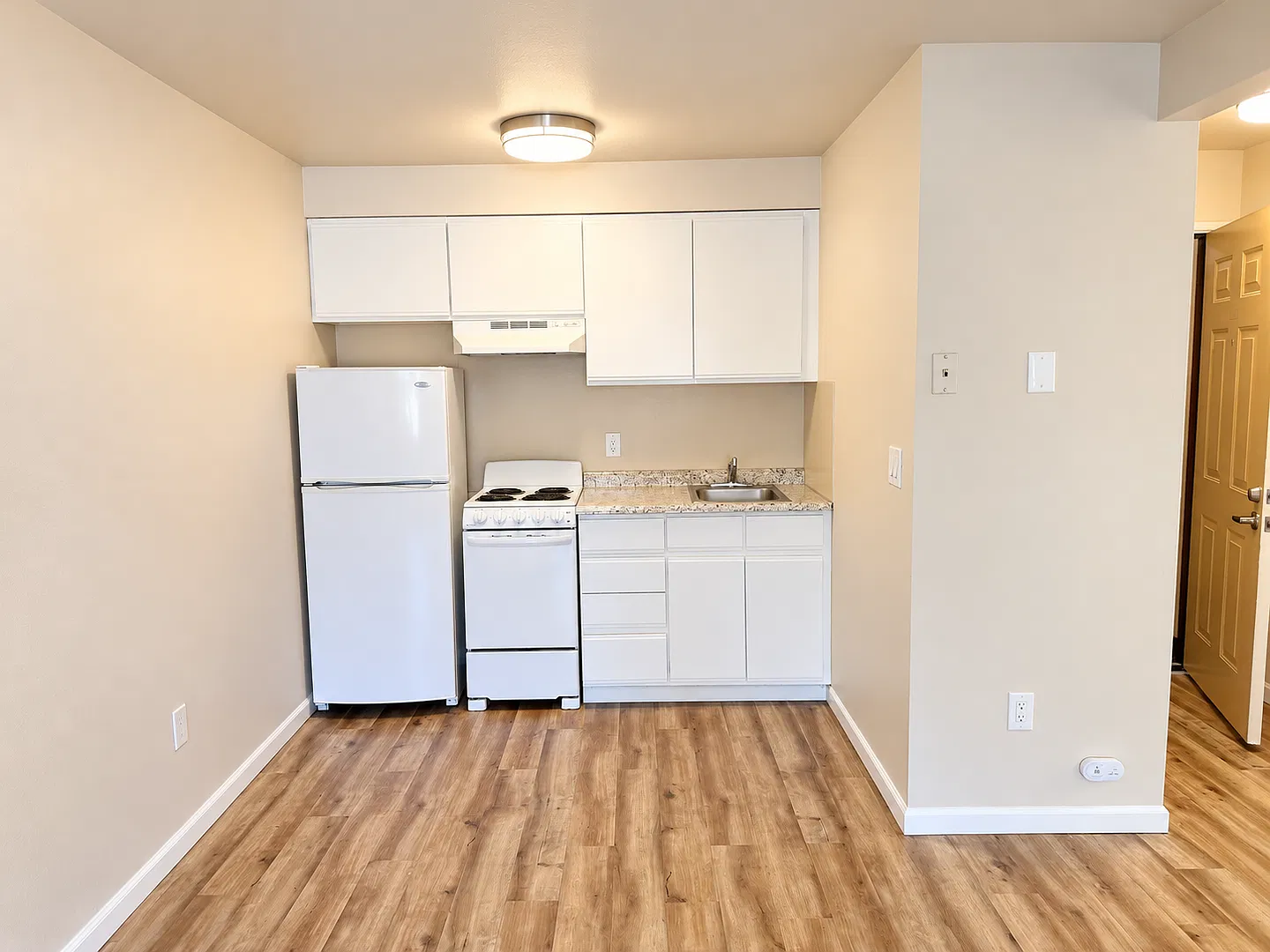 First Hill Apartments — Photo 3