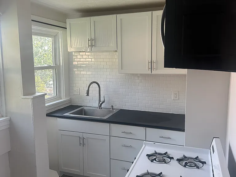 130 E Crafton Ave #3 — Photo 1