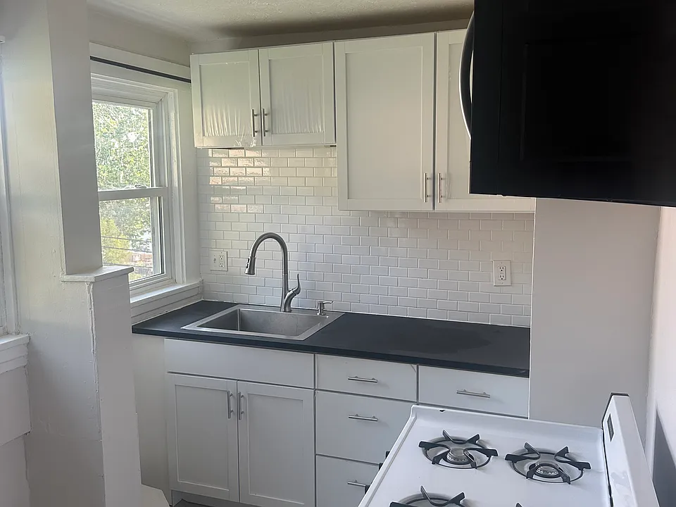 130 E Crafton Ave #3