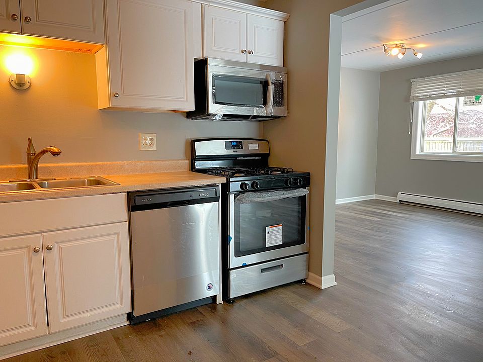 2568 Waterbury Dr Woodridge IL Zillow