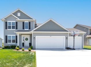 1533 Dovetail Dr, Hartford, WI