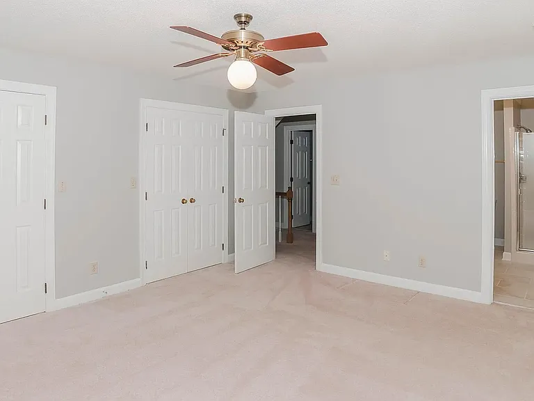 104 Lively Ct E — Photo 12