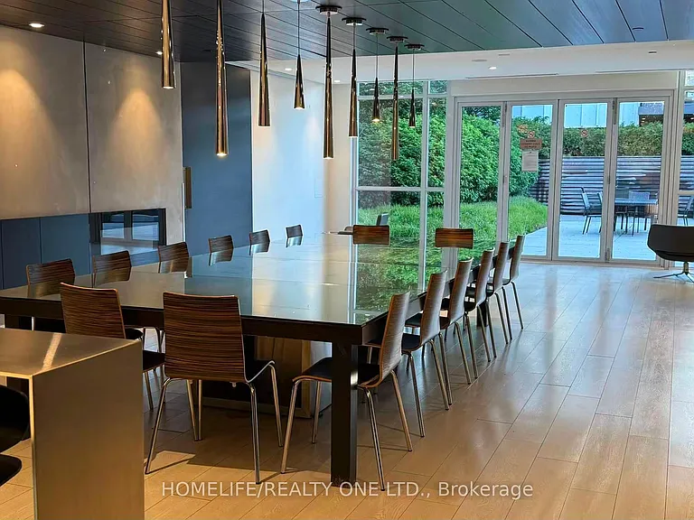 170 Sumach St #302 — Photo 9