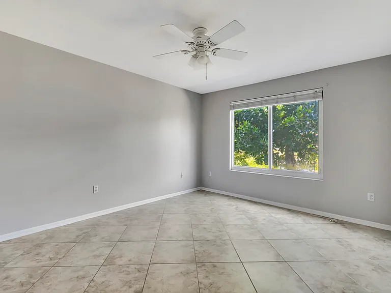 116 Villa Cir #116 — Photo 16