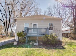3305 Fernwood Ave, Alton, IL 62002