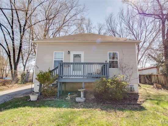 3305 Fernwood Ave, Alton, IL 62002