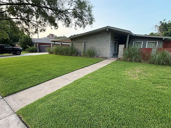 2nd image of 4711 Imogene St