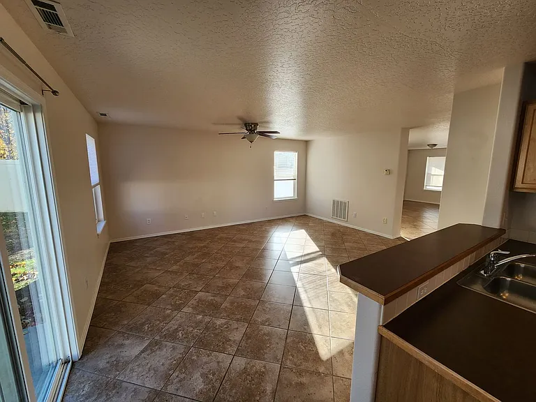 17594 N Parkdale Ave — Photo 8