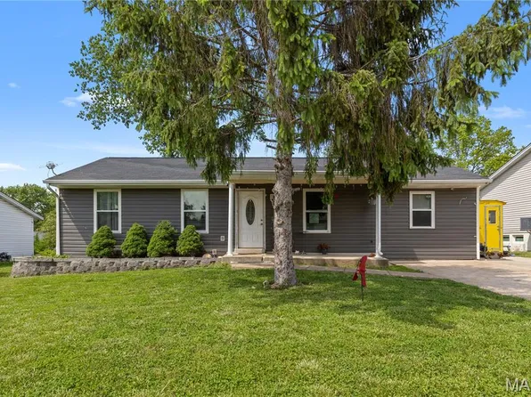 1325 Buffalo Rock Dr, O'Fallon, MO 63366