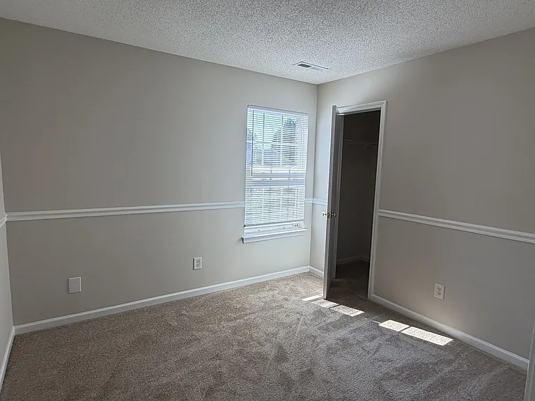 137 Camforth Dr — Photo 14