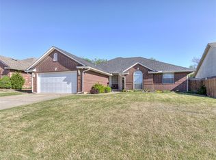 11017 Larkin Ln, Midwest City, OK 73130