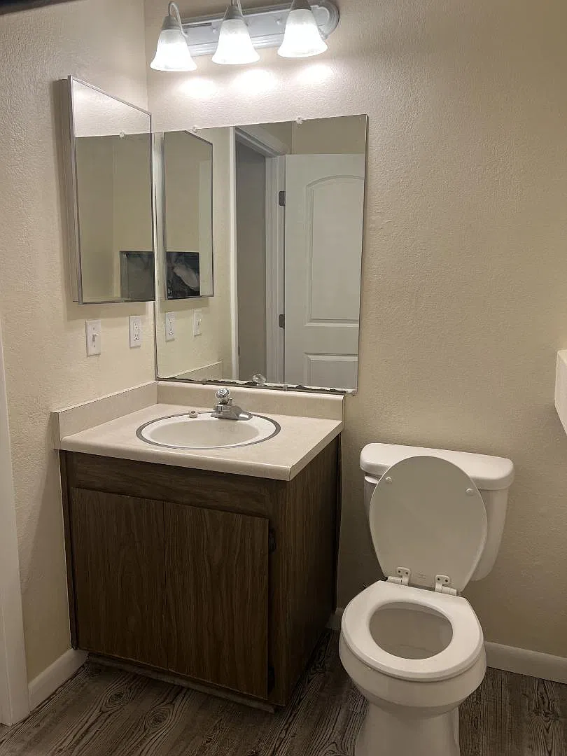 1473 Parkway Drive — Photo 2