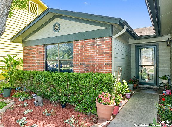 3rd image of 13223 Larkfield Dr