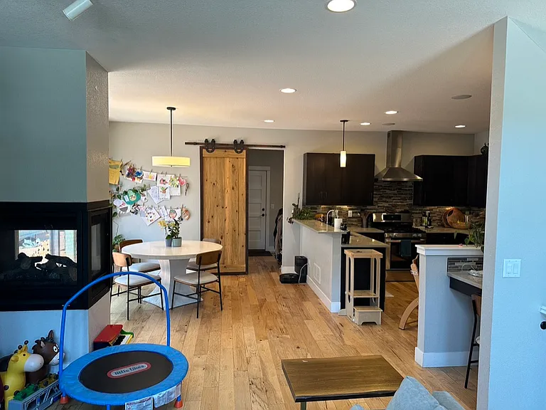 356 Pascal St — Photo 4