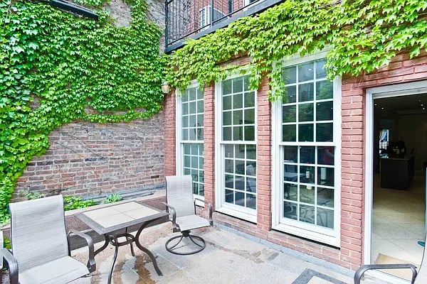 Rented by Town Residential | media 28