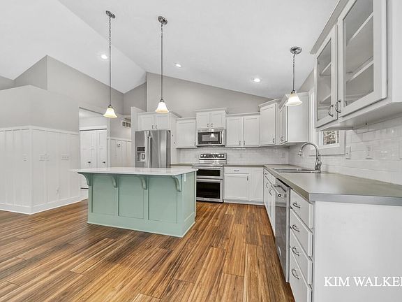 2nd image of 17034 James St