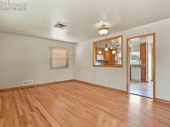 4th image of 1112 Kennedy St