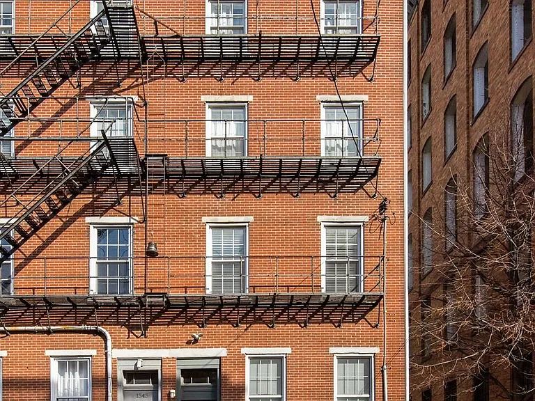 1341 Lombard St #2 — Photo 25