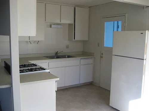 Adeline 615-617 Photo 1
