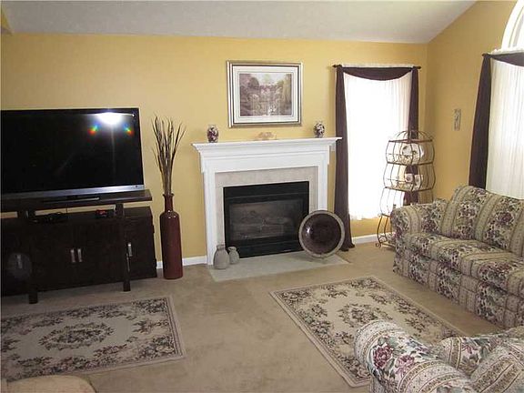 3rd image of 2119 Lake View Dr #2119