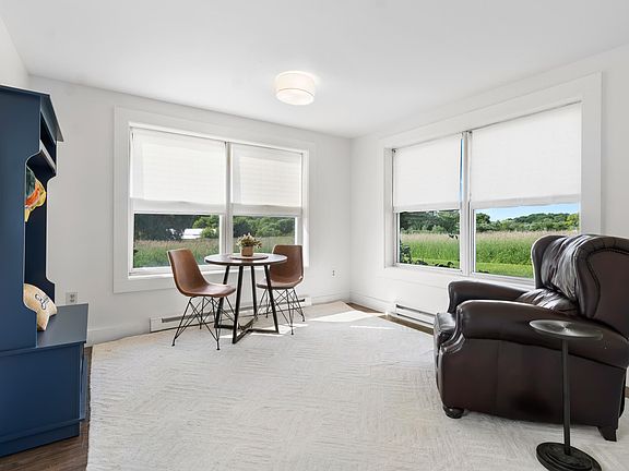 5th image of 333 Limerock Street