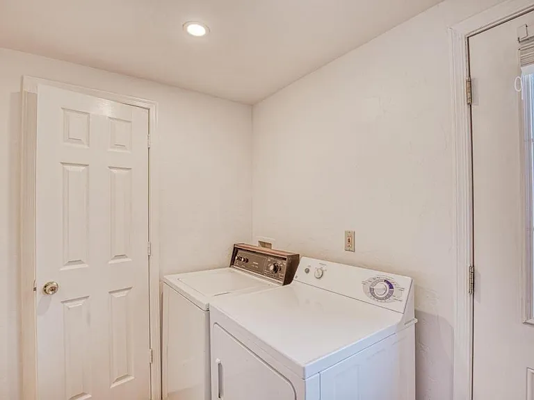 1304 E Linden St #1 — Photo 42