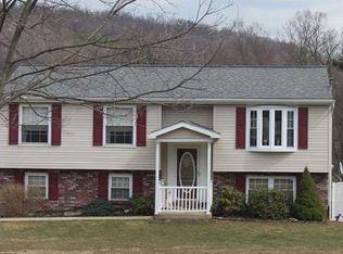 569 Pine Run Rd, Apollo, PA 15613