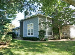 15 Hampshire Ct, Holbrook, NY 11741