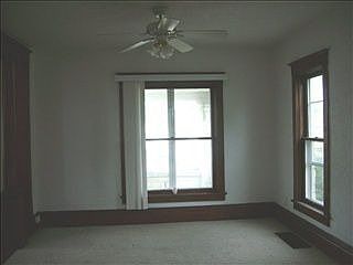 3rd image of 206 1st Ave E
