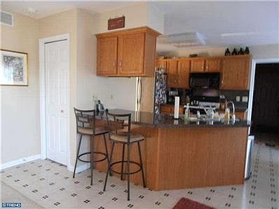 5th image of 300 Aspin Dr