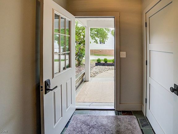3rd image of 210 Commons Ct