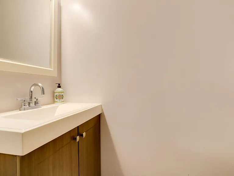 113 C St SE #2 — Photo 7