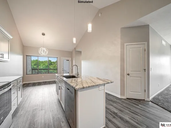 8800 Bristlecone Dr, Lincoln, NE 68526