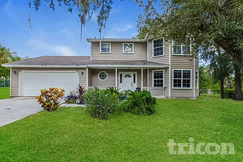 872 Fairview Ave Photo 1