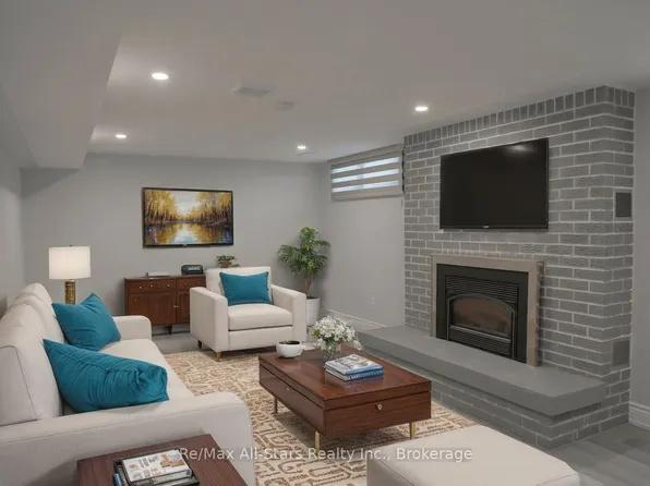 1 Crescent Ct, Kawartha Lakes, ON K9V 3Y8