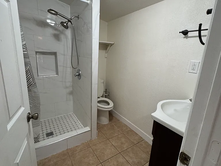 1911 Stagio Dr — Photo 27