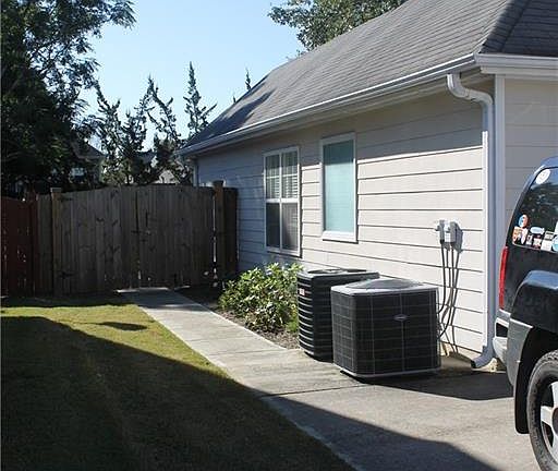 5th image of 232 NW Blue Creek Ln