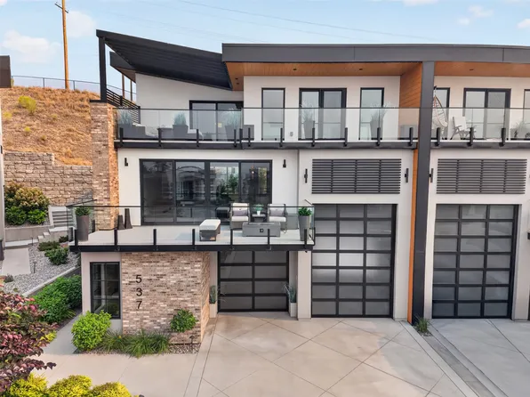 537 Hawes Ct, Kelowna, BC V1W 5C5