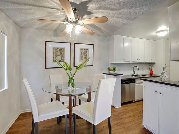 4th image of 1015 S Barrington Ave #6431278