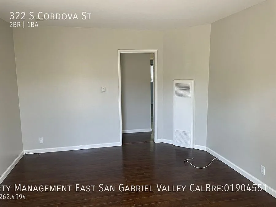 Beautiful Duplex In Perfect Alhambra Location — Photo 4